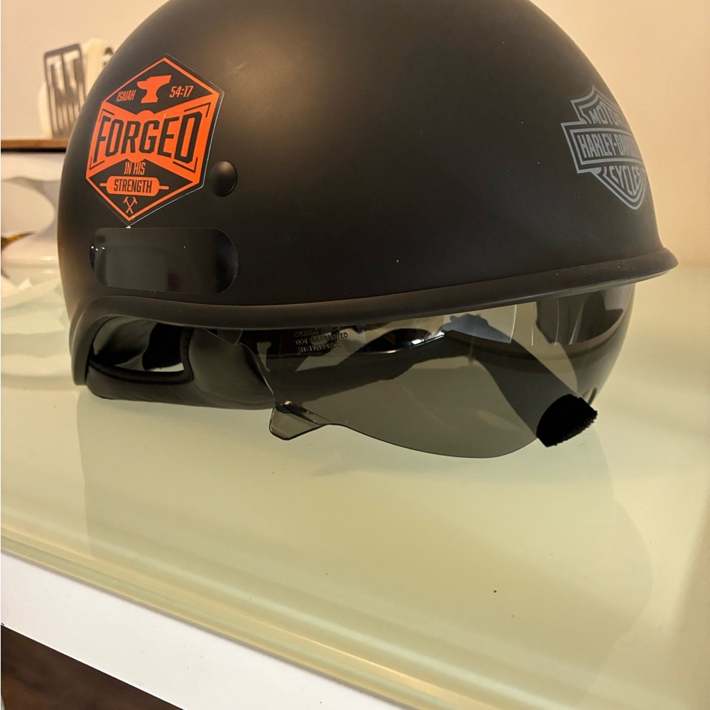 Harley-Davidson Black Motorcycle Helmet - Picture 2 of 4